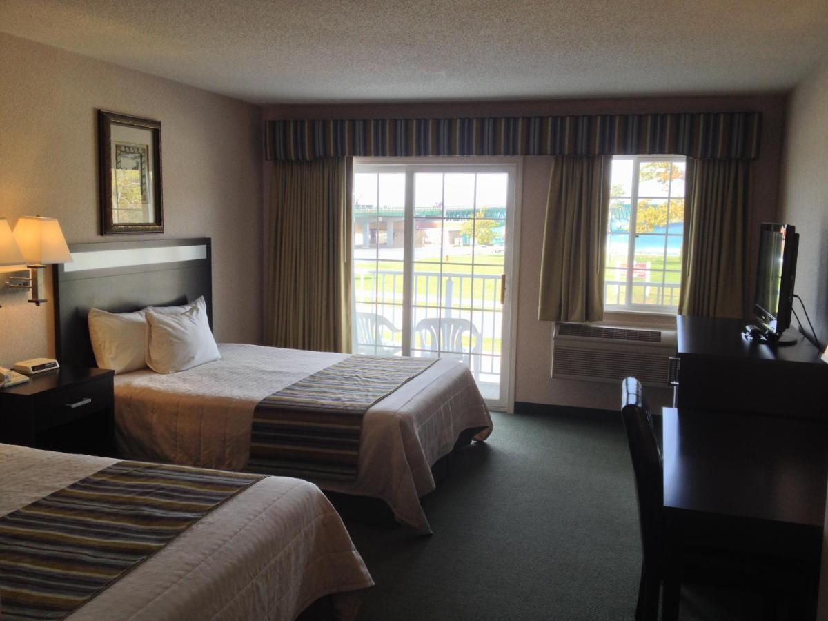Parkside Inn Bridgeview Mackinaw City Ngoại thất bức ảnh