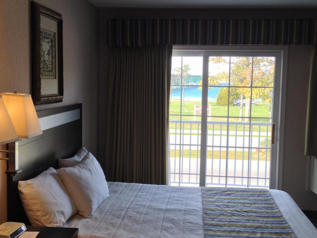 Parkside Inn Bridgeview Mackinaw City Ngoại thất bức ảnh