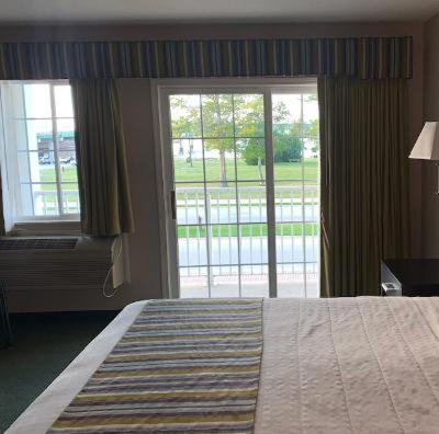 Parkside Inn Bridgeview Mackinaw City Ngoại thất bức ảnh