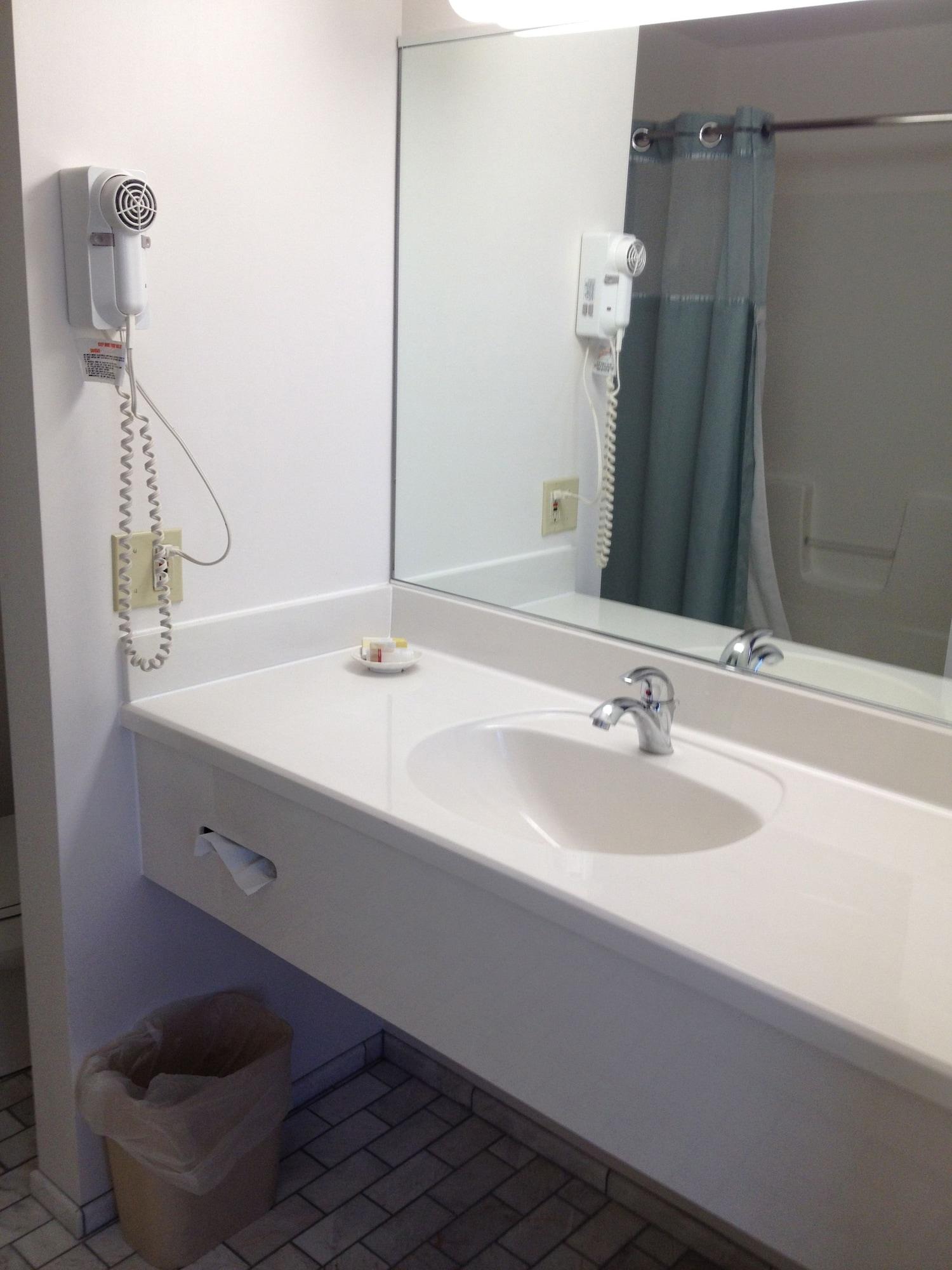 Parkside Inn Bridgeview Mackinaw City Ngoại thất bức ảnh