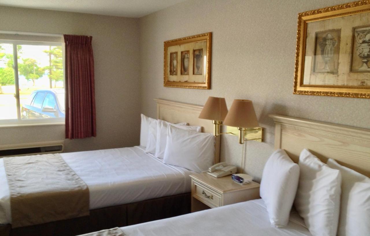 Parkside Inn Bridgeview Mackinaw City Ngoại thất bức ảnh