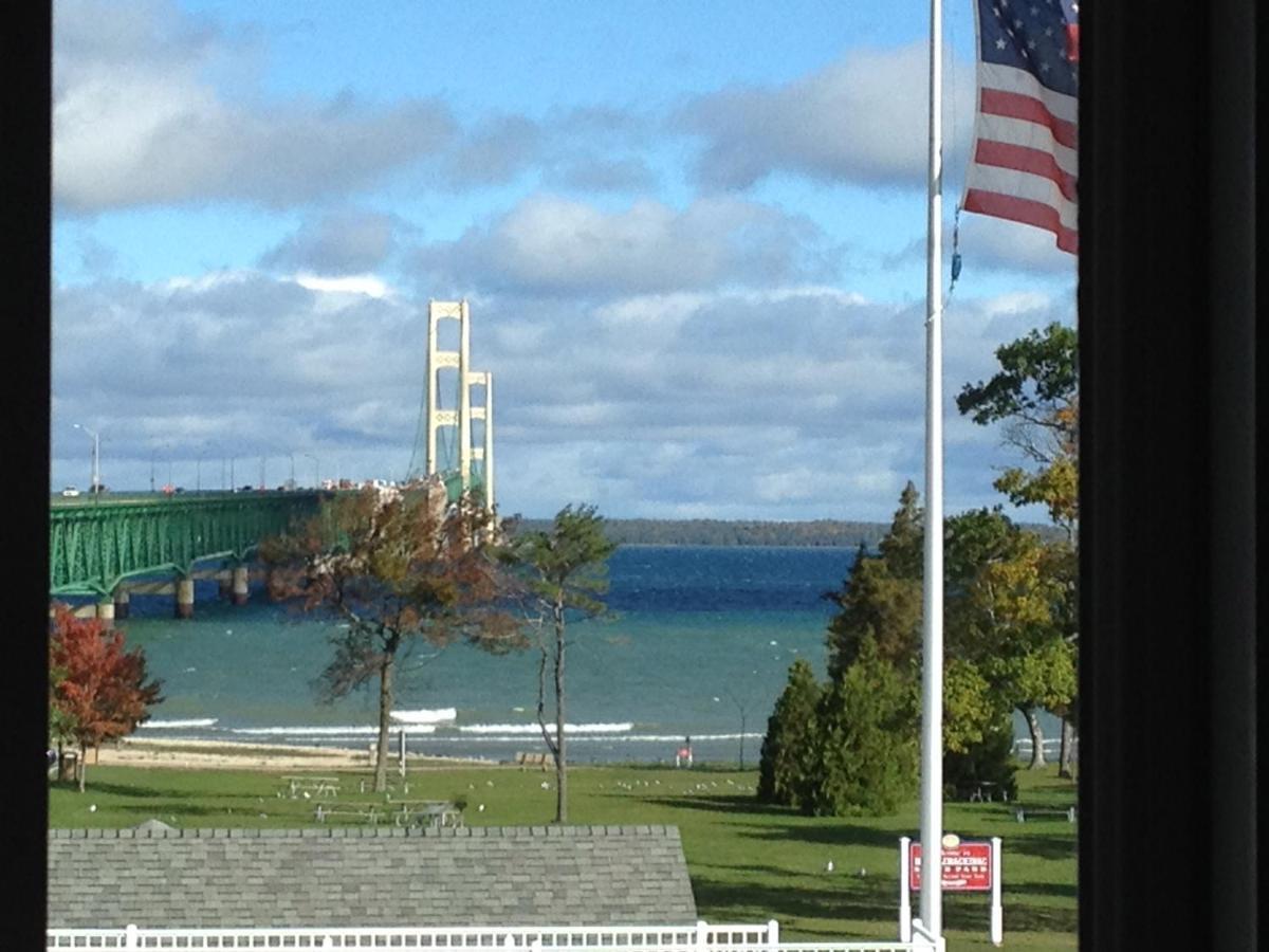 Parkside Inn Bridgeview Mackinaw City Ngoại thất bức ảnh