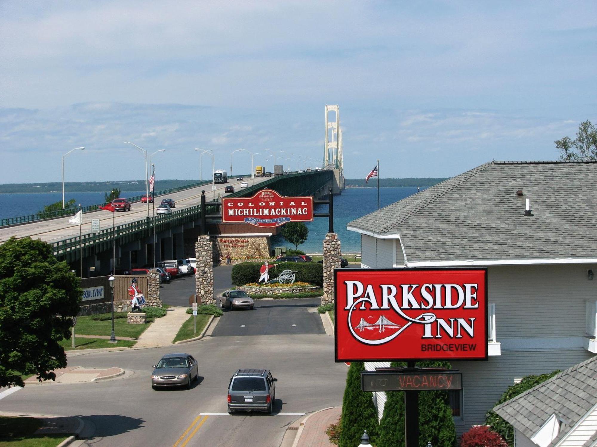 Parkside Inn Bridgeview Mackinaw City Ngoại thất bức ảnh