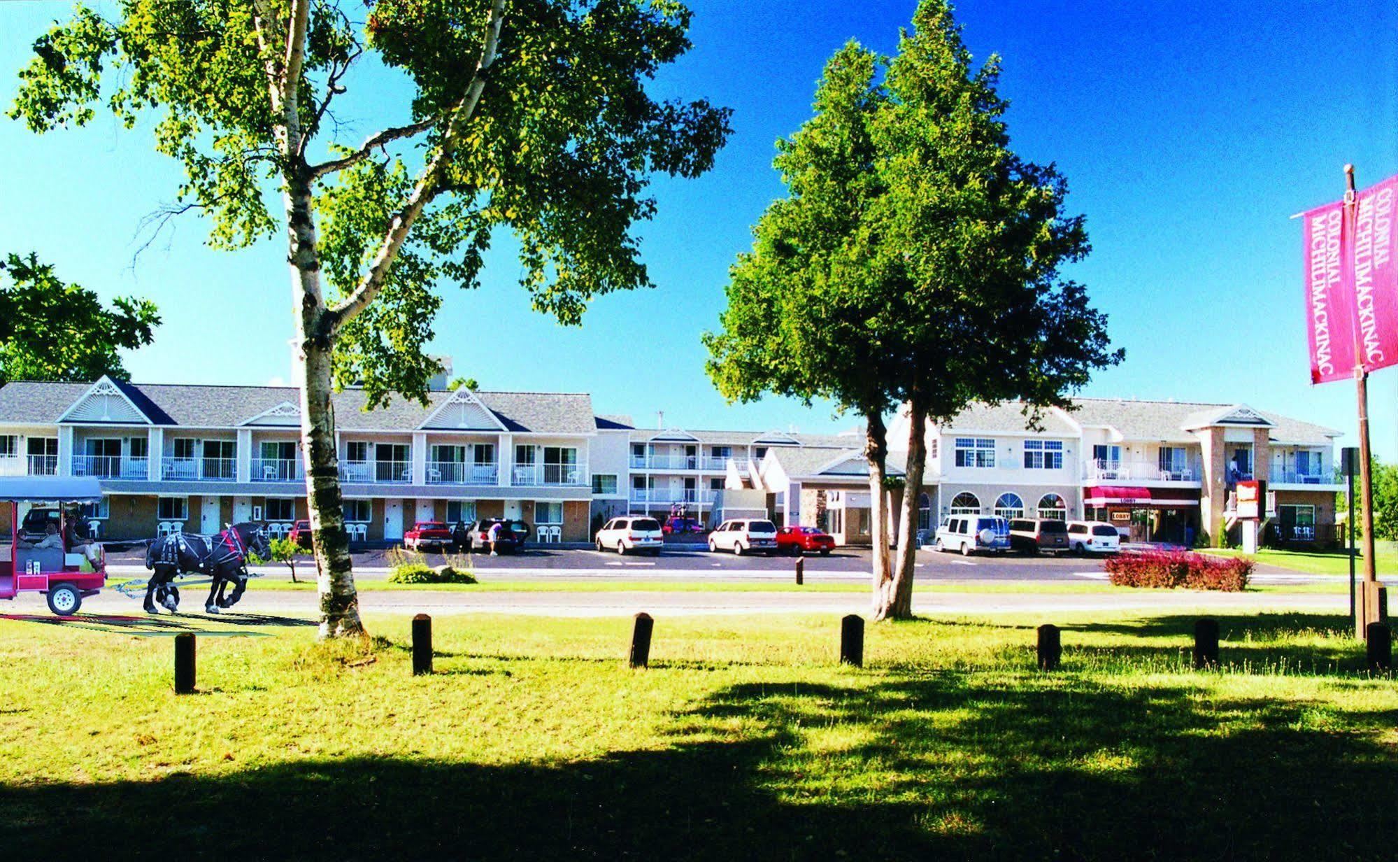 Parkside Inn Bridgeview Mackinaw City Ngoại thất bức ảnh